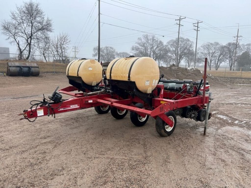 White 8100 Equipment Image0