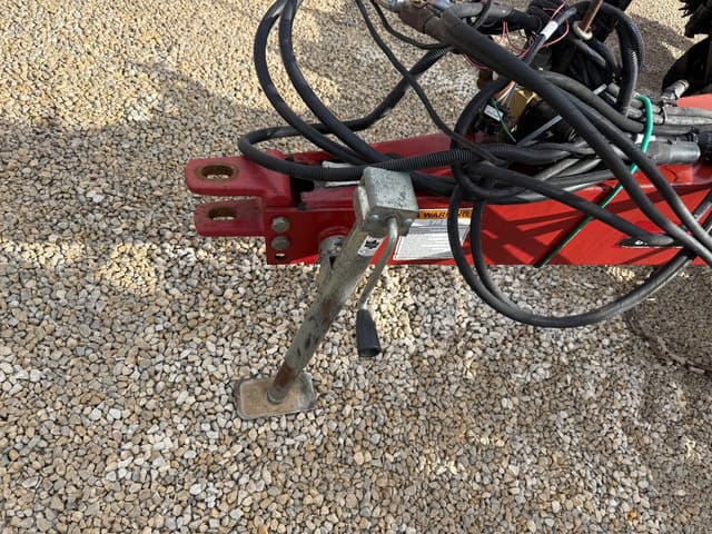 Image of White 8100 equipment image 4