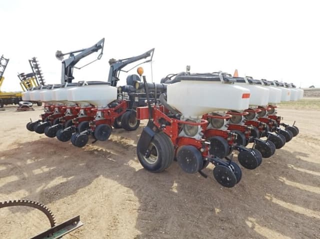 Image of White 8100 equipment image 4