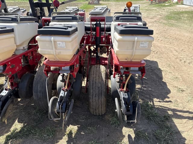 Image of White 8200 equipment image 4