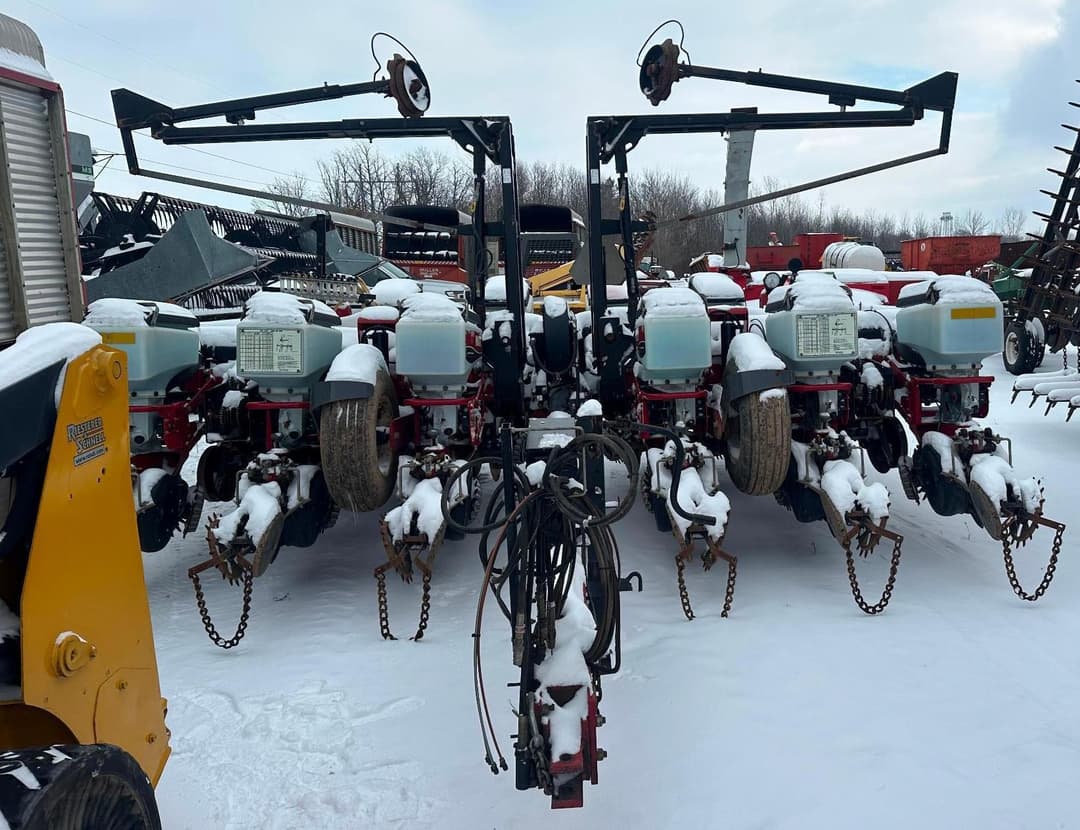 Image of White 8200 Primary image