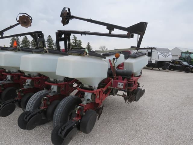 Image of White 8200 equipment image 4