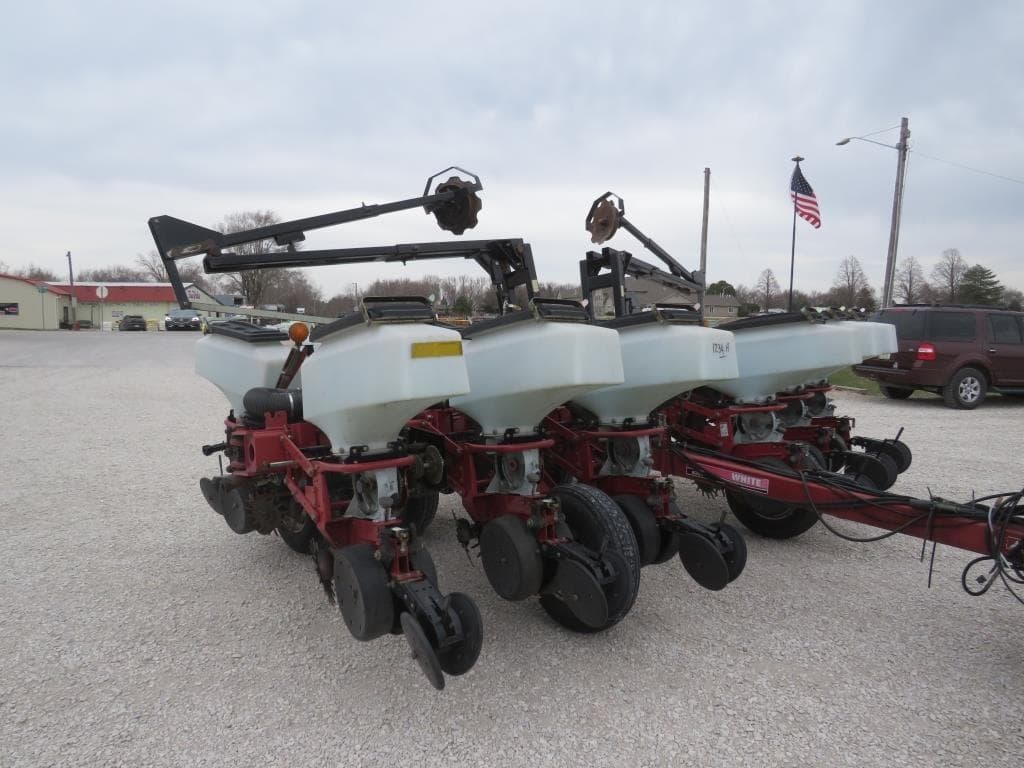 Image of White 8200 Primary image