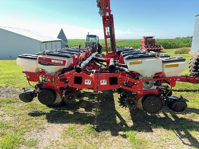 Image of White 8200 equipment image 1