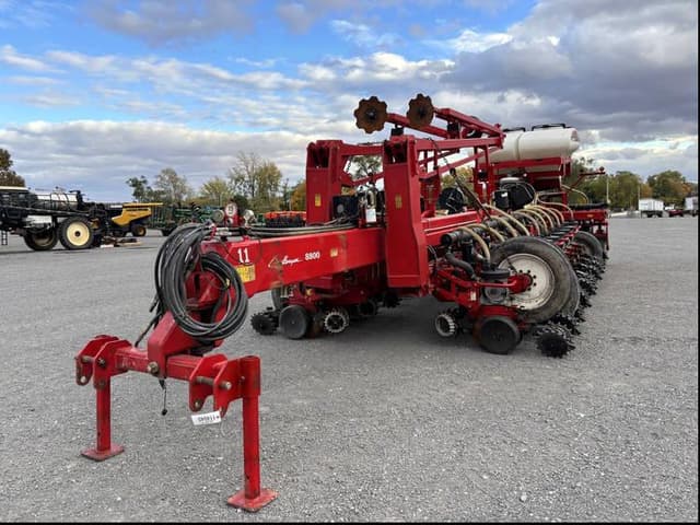 Image of White 8800 equipment image 1