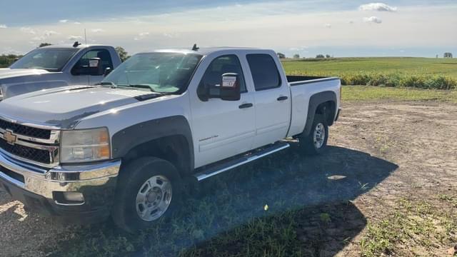 Image of Chevrolet 2500HD equipment image 2