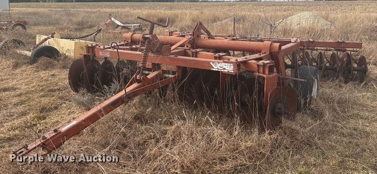 White 265 Equipment Image0