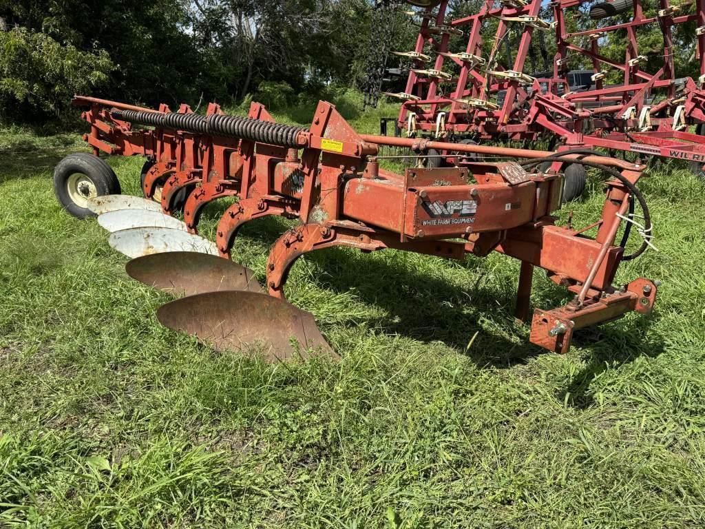 White 598 Equipment Image0