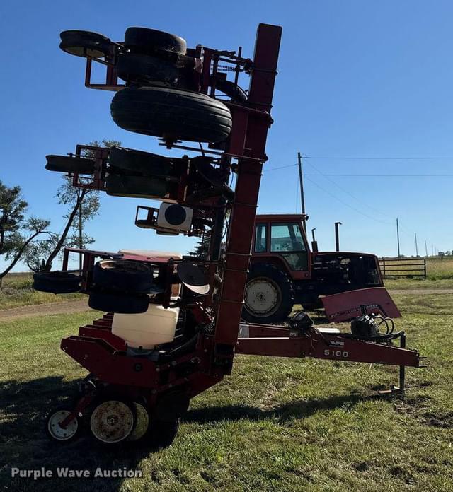 Image of White 5100 equipment image 3