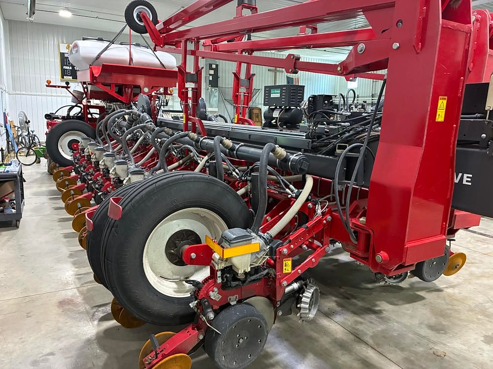 2019 White Undetermined Equipment Image0