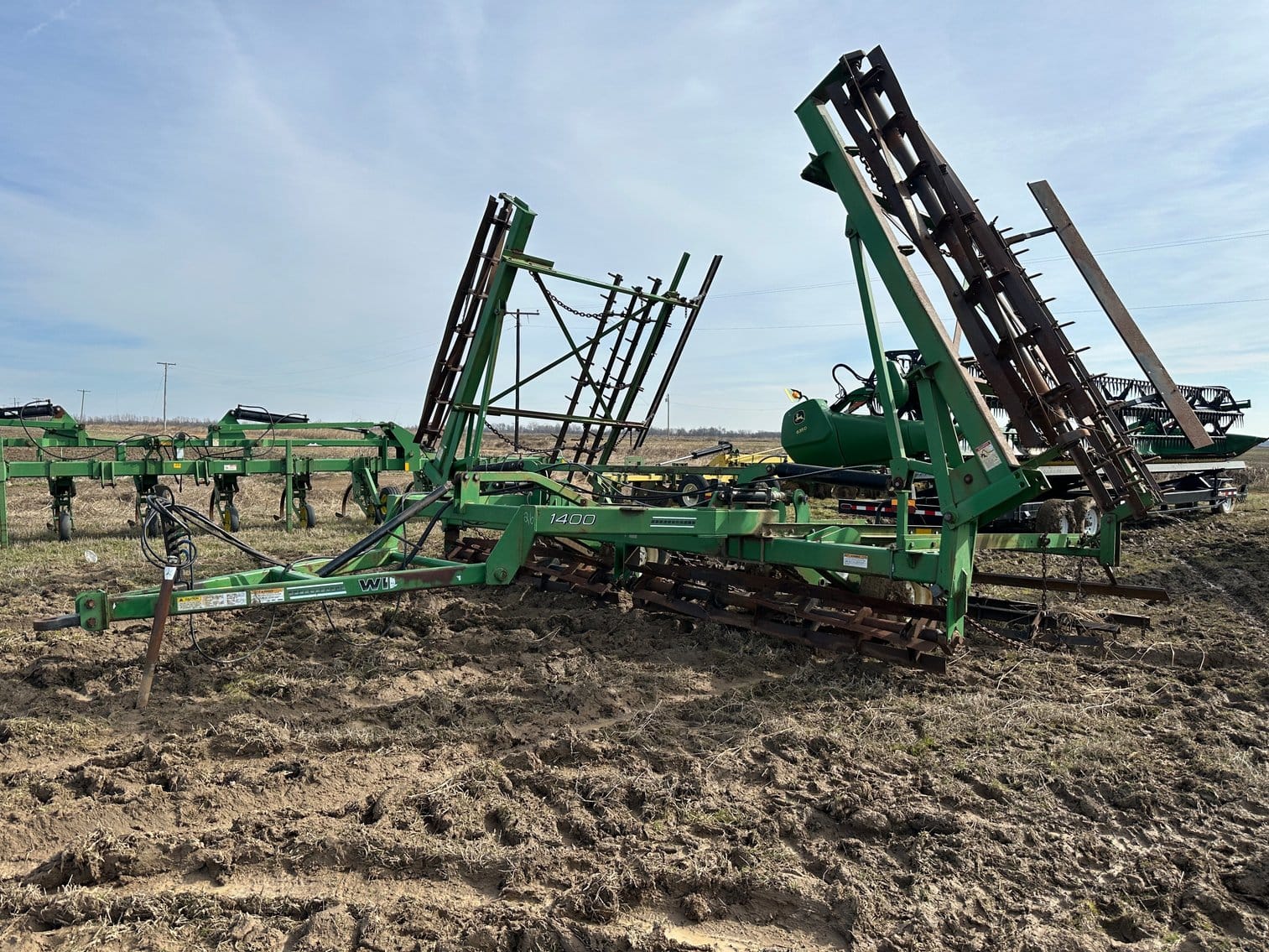 Wil-Rich 1400 Equipment Image0