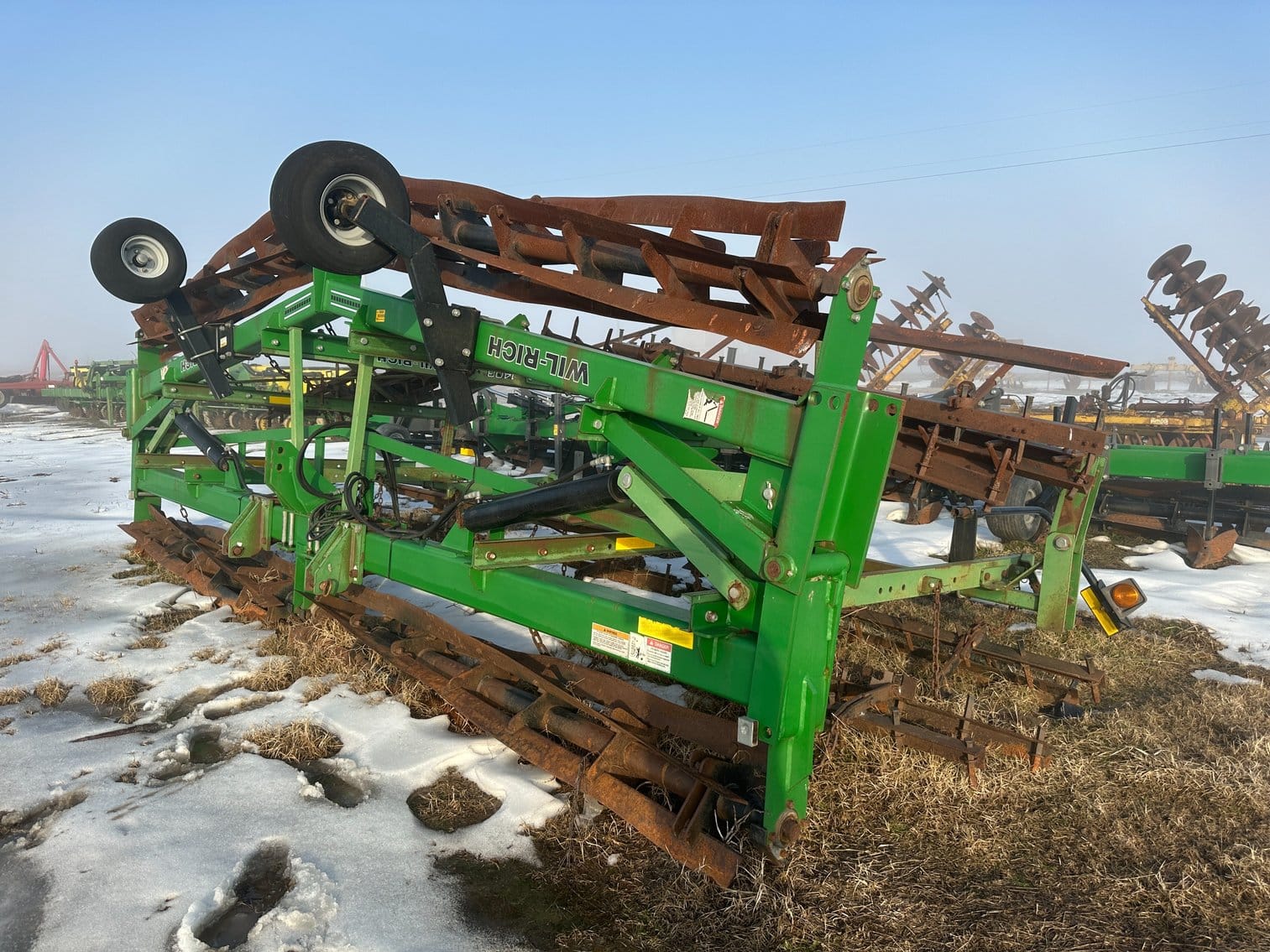 Wil-Rich 1403 Equipment Image0