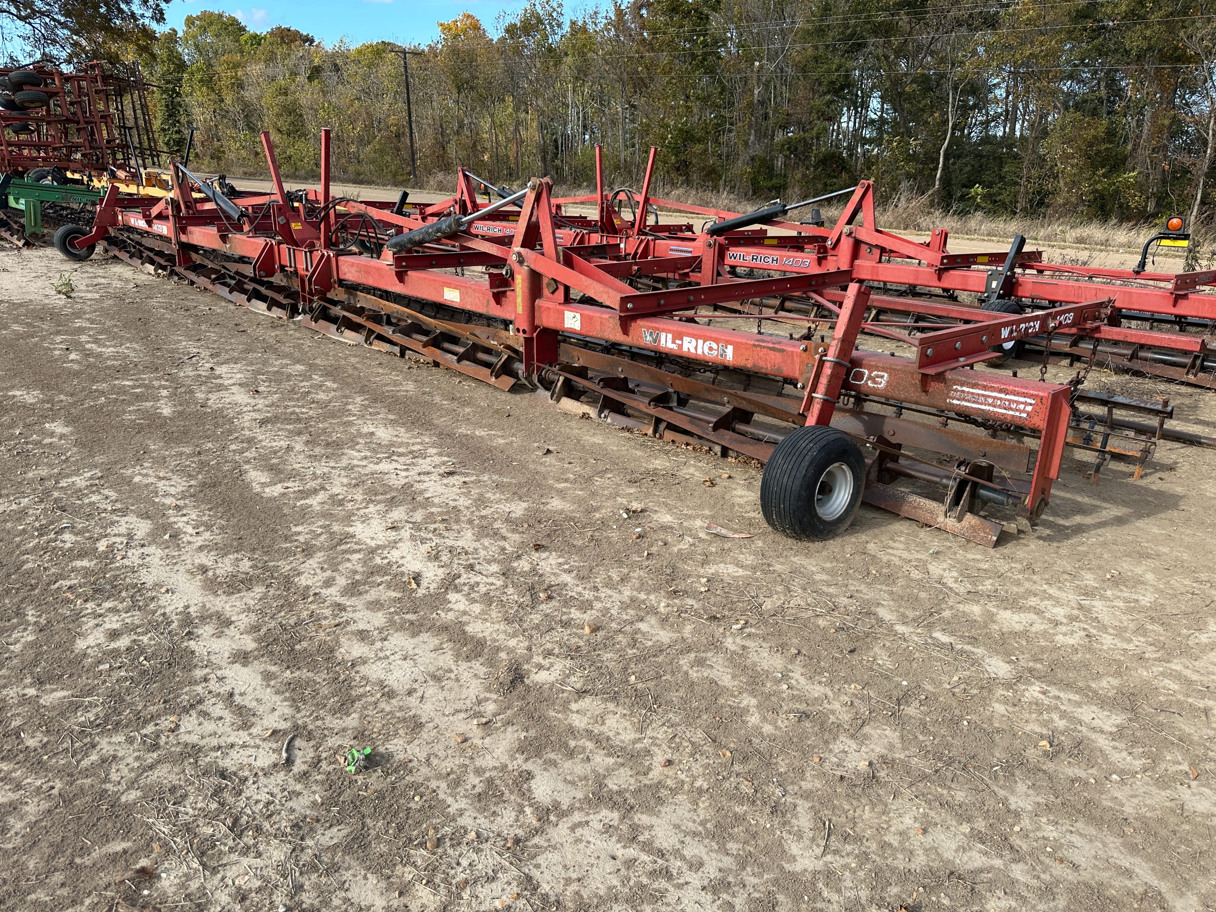 Wil-Rich 1403 Equipment Image0