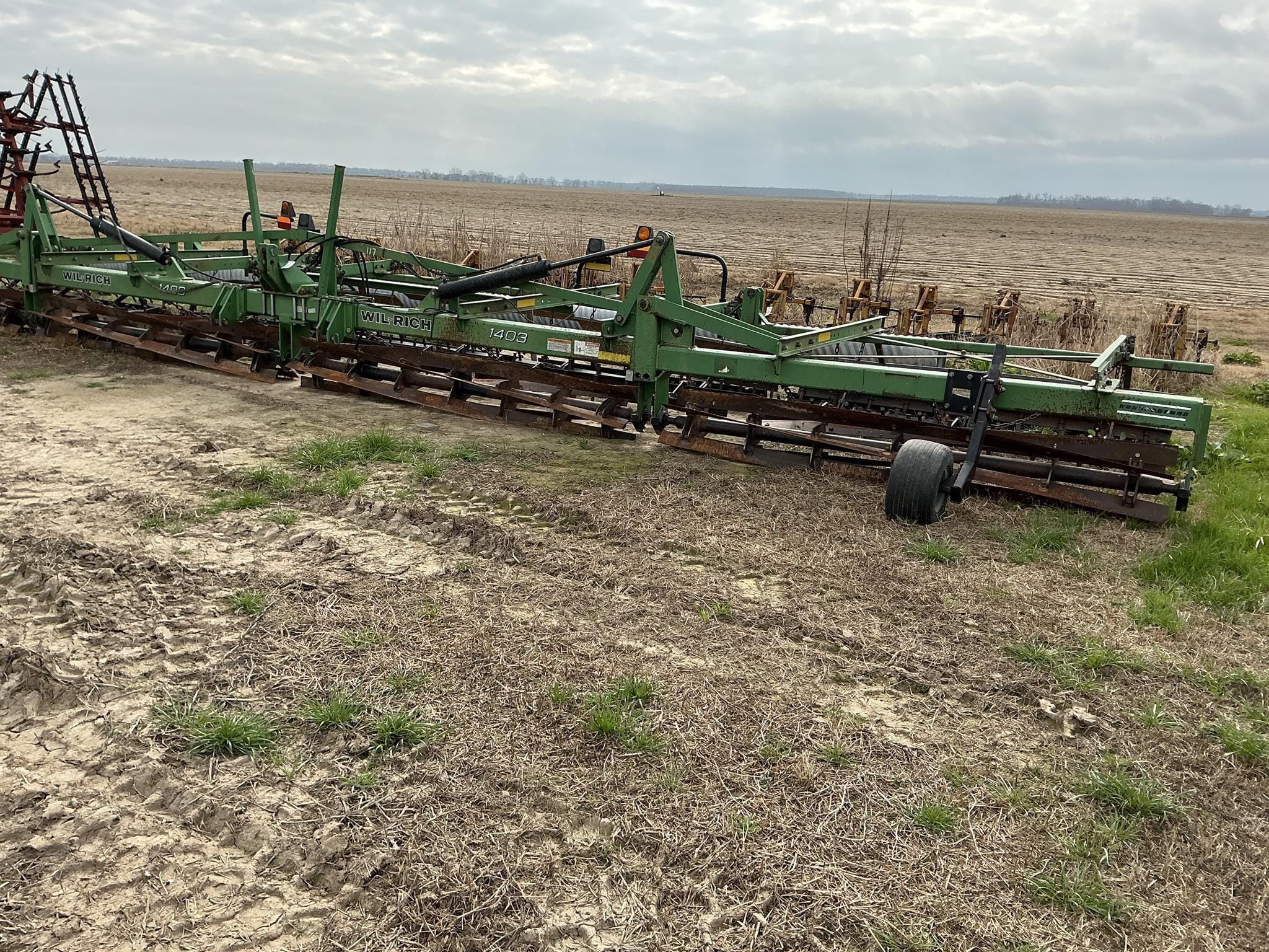 Wil-Rich 1403 Equipment Image0