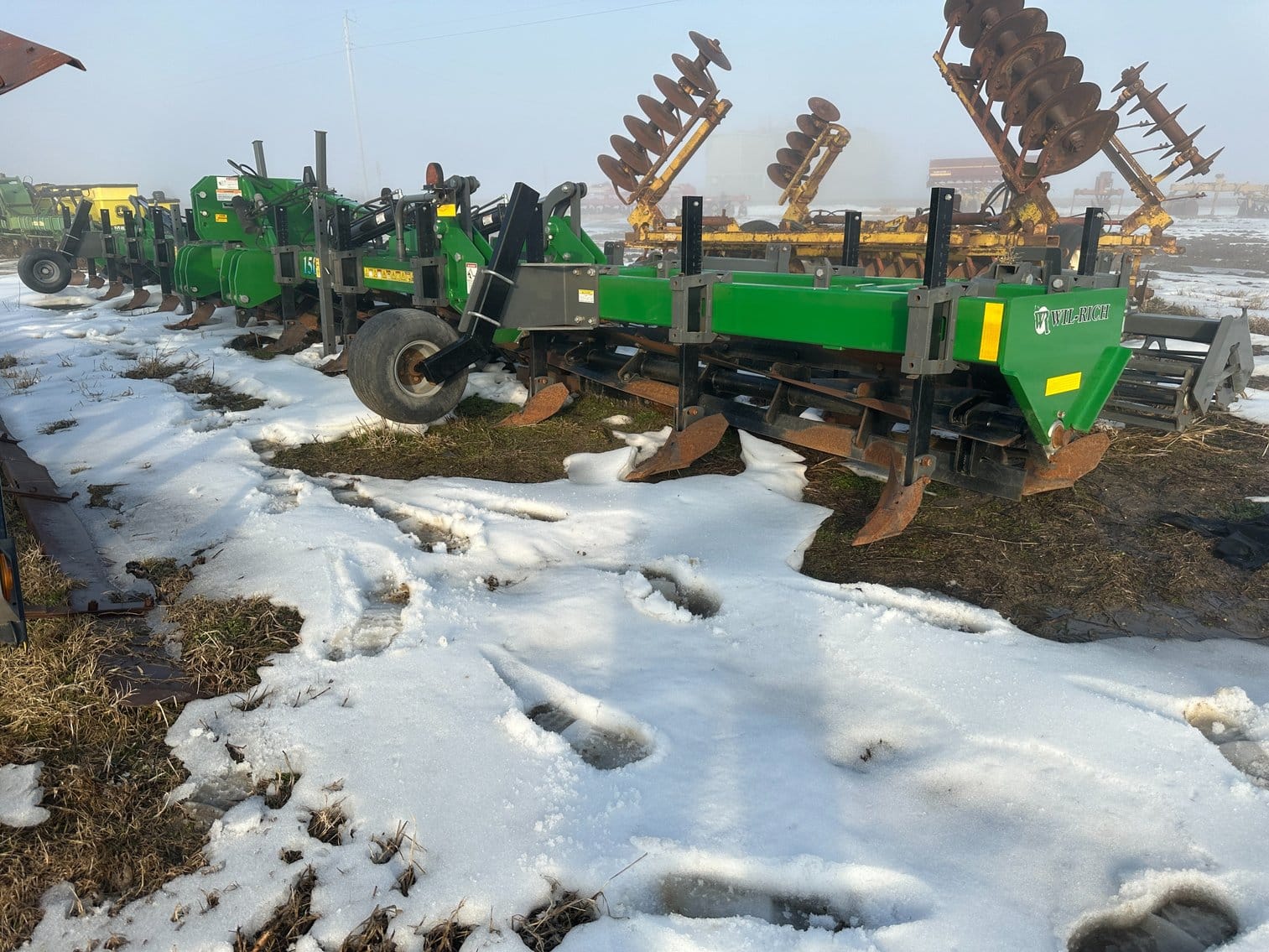 Wil-Rich 1500 Equipment Image0