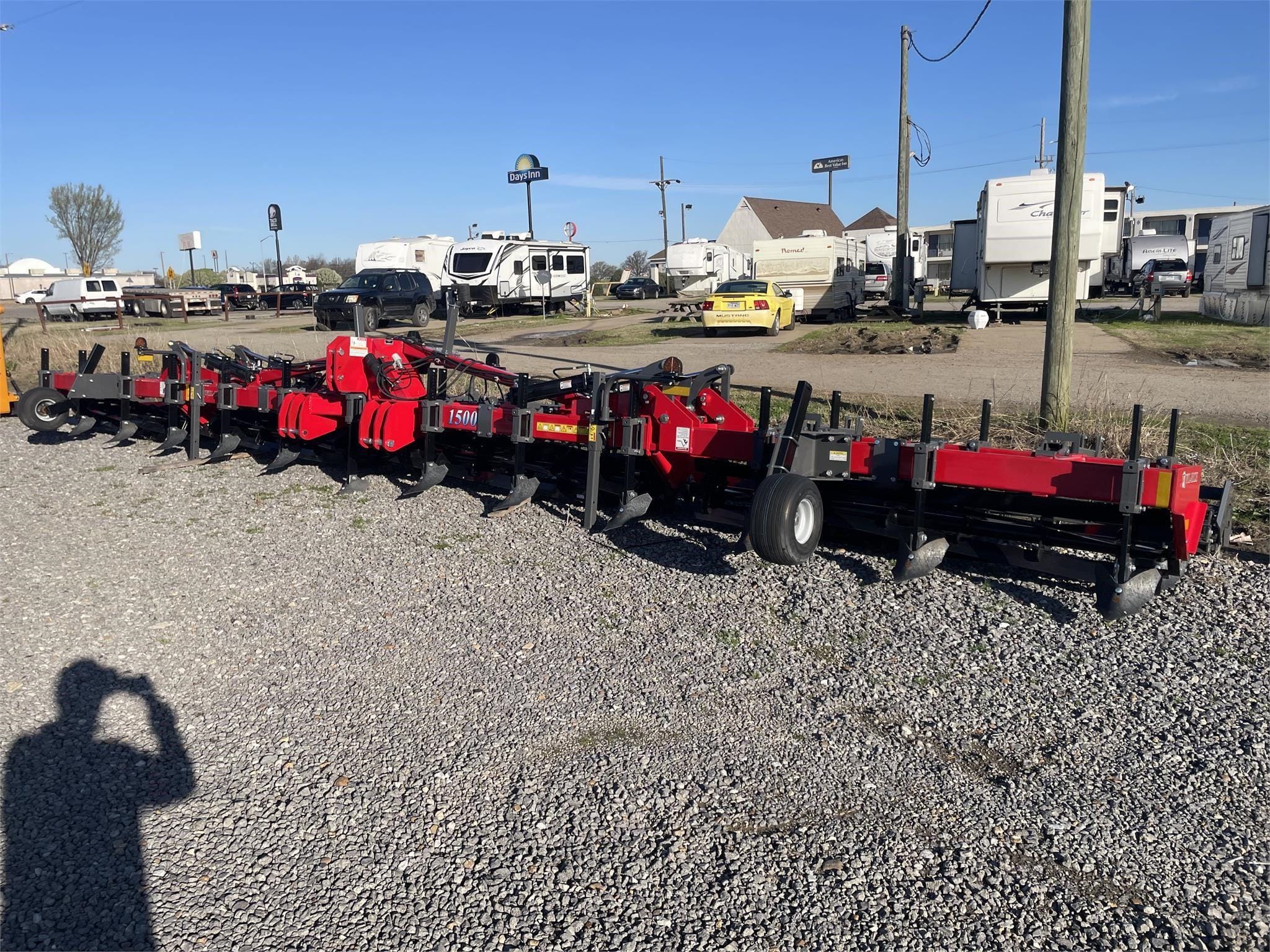 Wil-Rich 1500 Equipment Image0