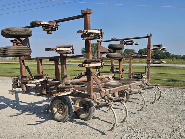 Image of Wil-Rich 24 equipment image 3