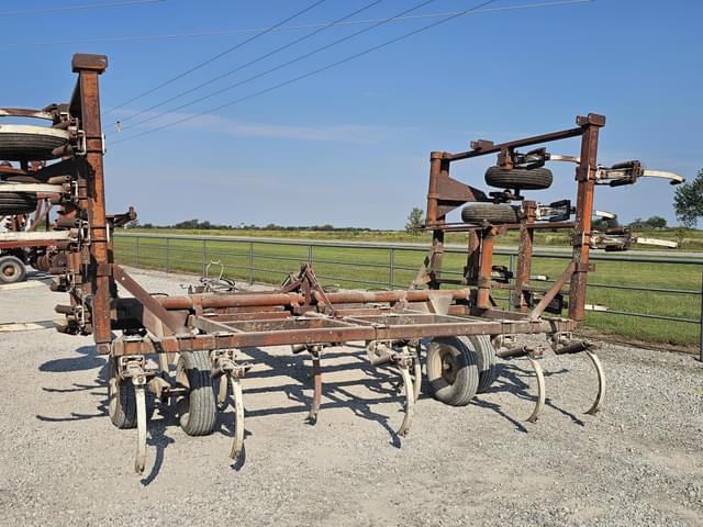 Image of Wil-Rich 24 equipment image 4