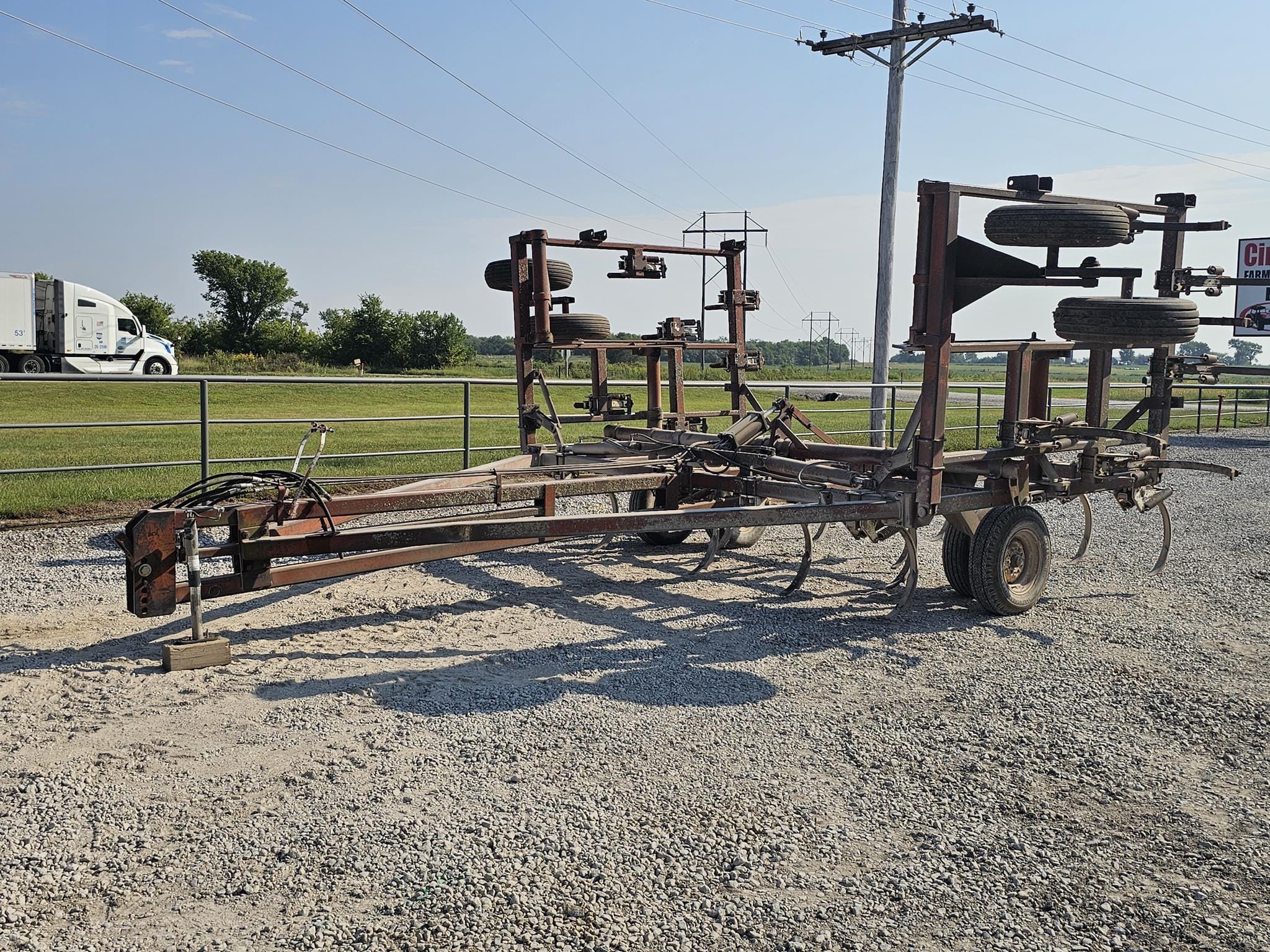 Wil-Rich 24 Equipment Image0