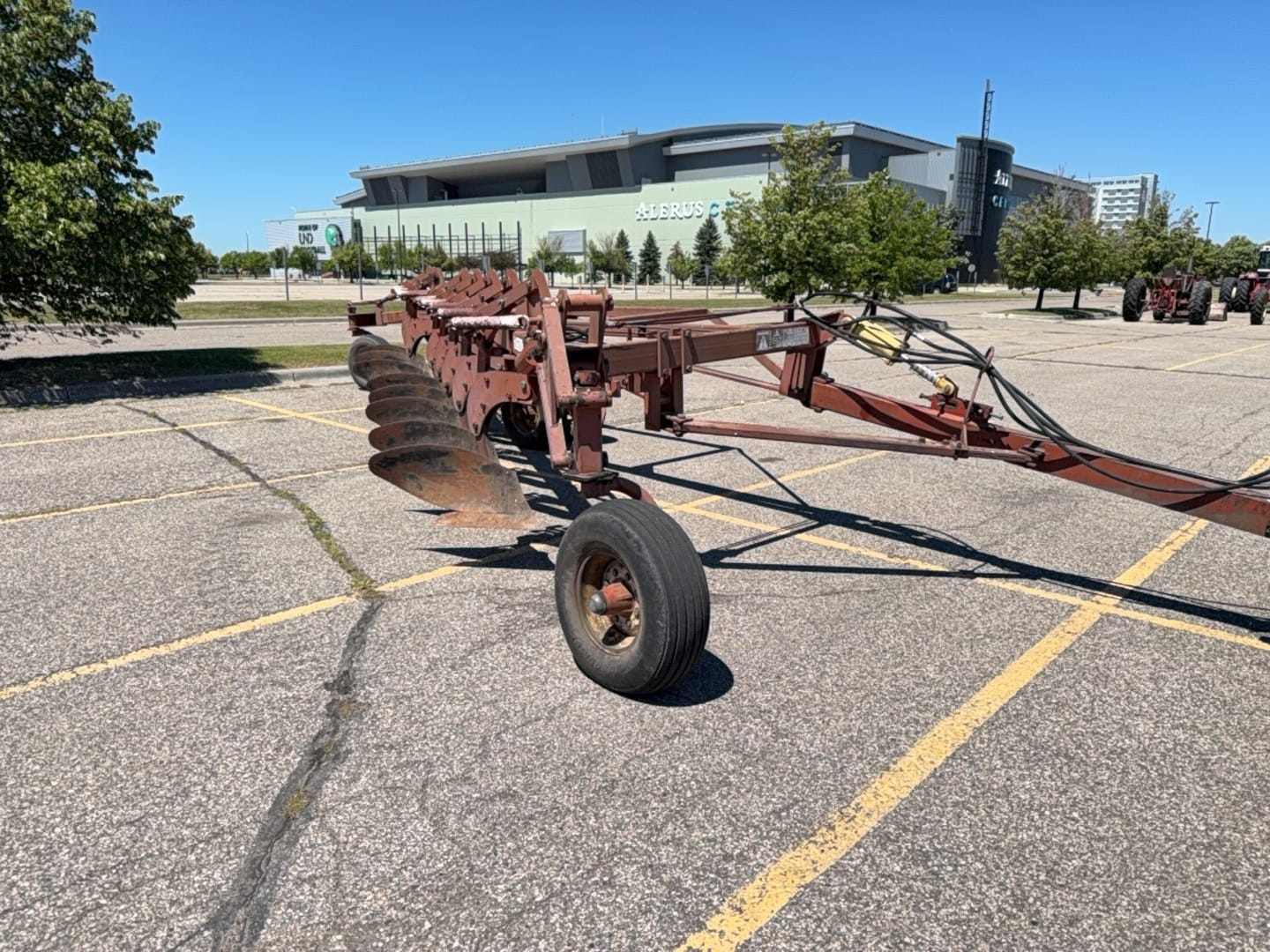 Wil-Rich 2900 Equipment Image0