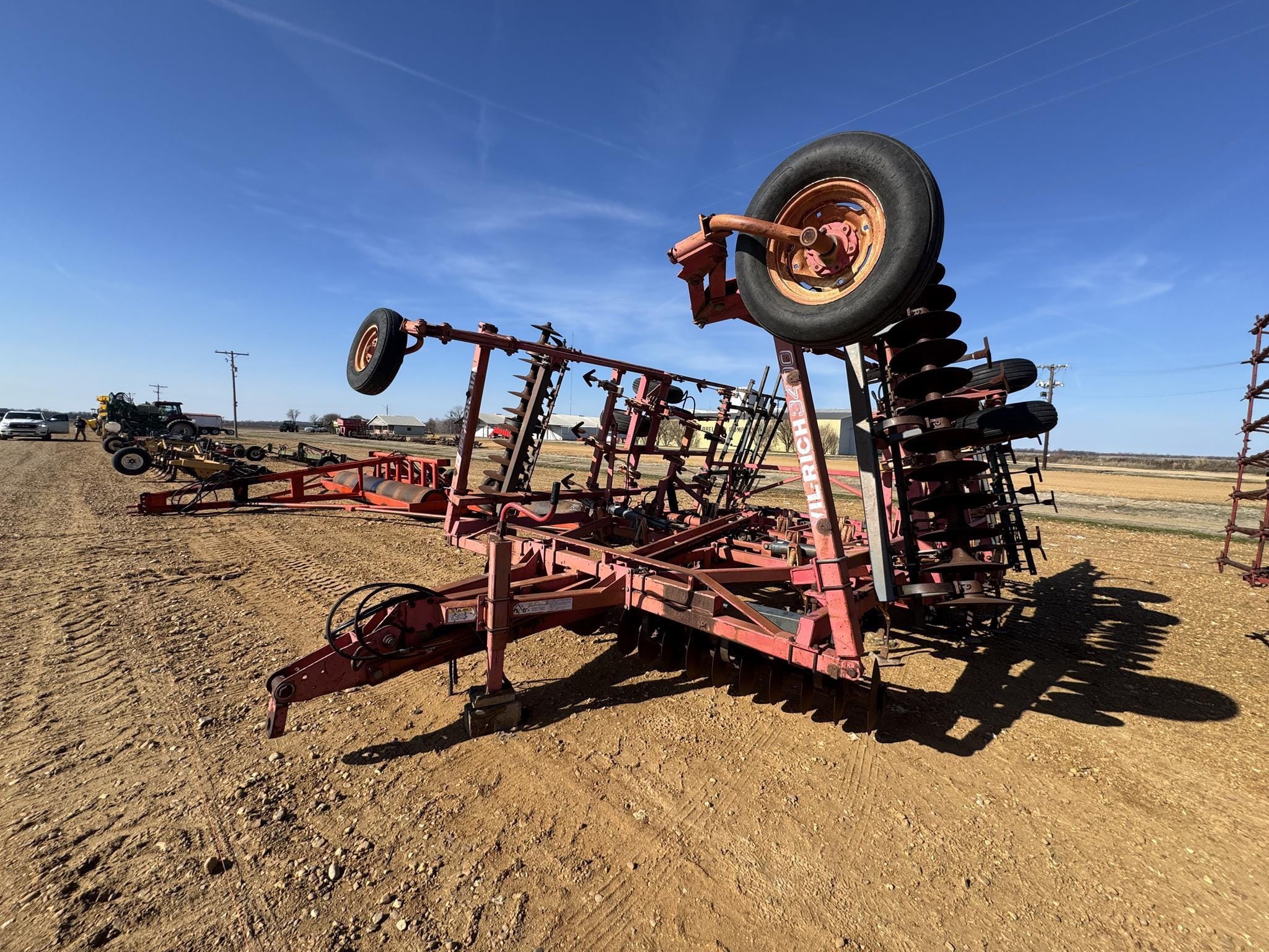 Wil-Rich 3400 Equipment Image0