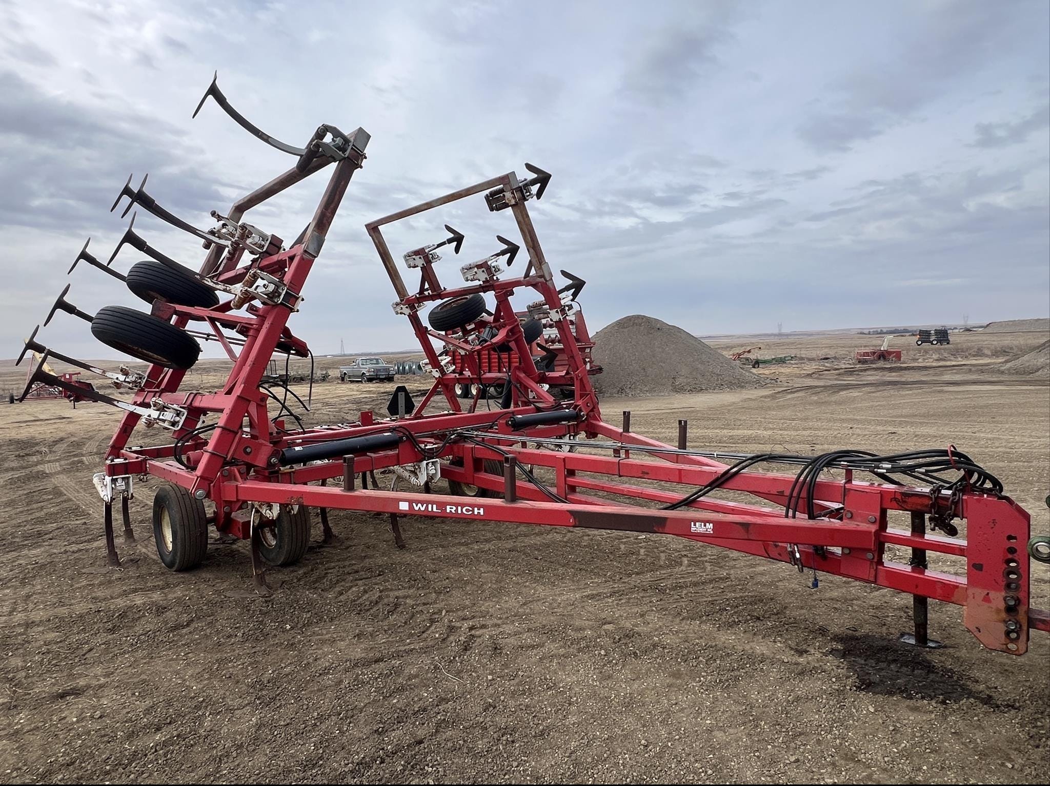 Wil-Rich 4830 Equipment Image0