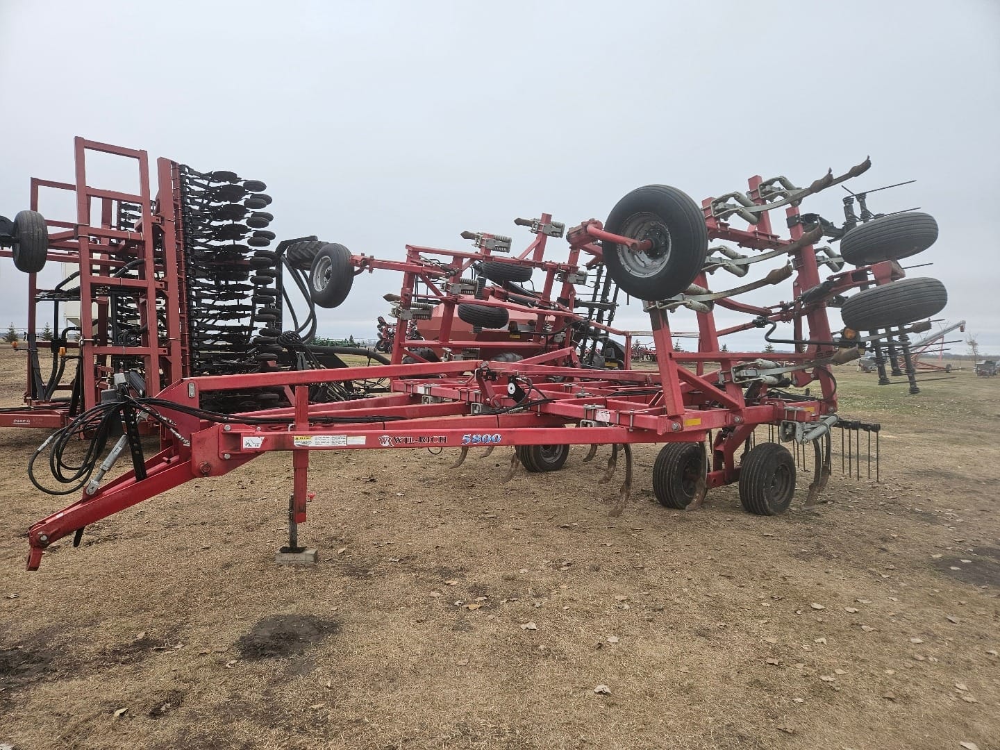 Wil-Rich 5800 Equipment Image0