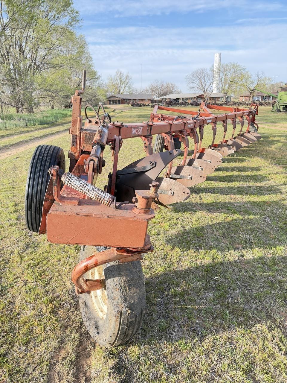 Wil-Rich 2900 Equipment Image0