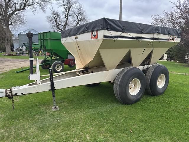 Image of Willmar 600 equipment image 1