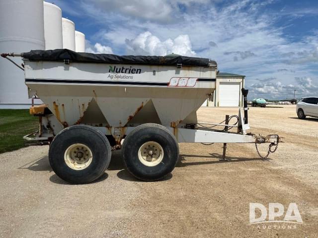 Image of Willmar 600 equipment image 4