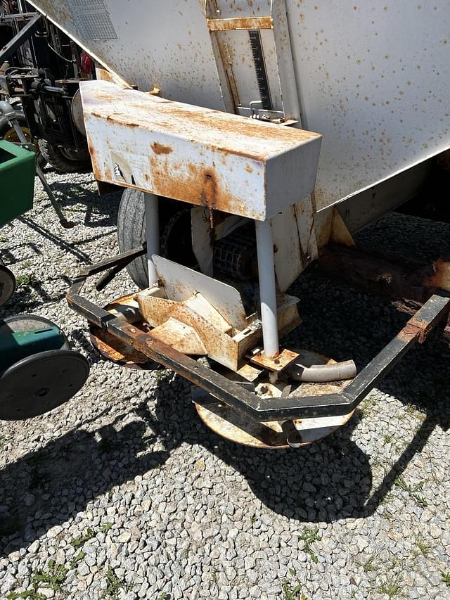 Image of Willmar 600 equipment image 4