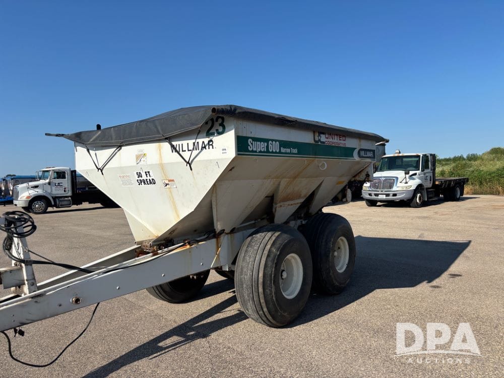 Willmar Super 600 Equipment Image0