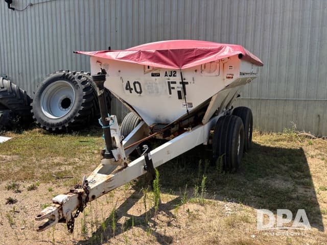 Image of Willmar Super 600 equipment image 1