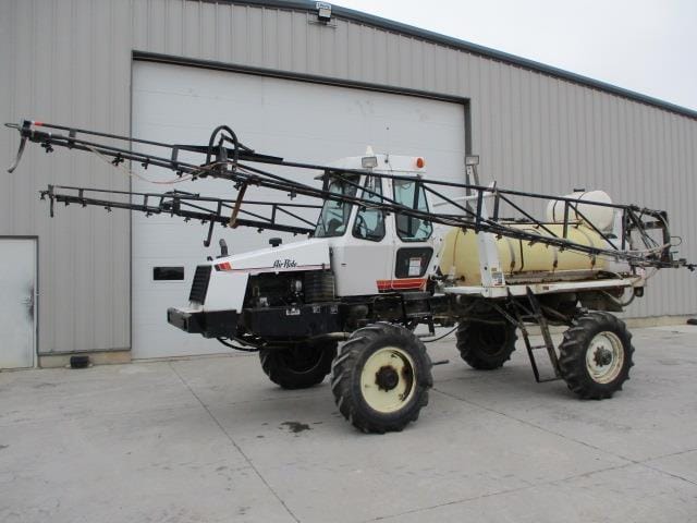 Willmar 745 Equipment Image0