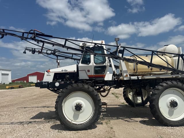 Image of Willmar 765HT equipment image 1