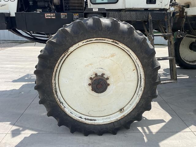 Image of Willmar 765 equipment image 1