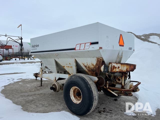 Image of Willmar 800 equipment image 2