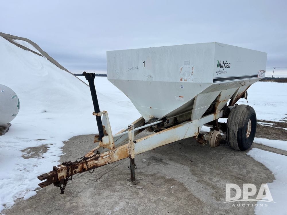 Willmar 800 Equipment Image0