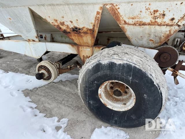 Image of Willmar 800 equipment image 4