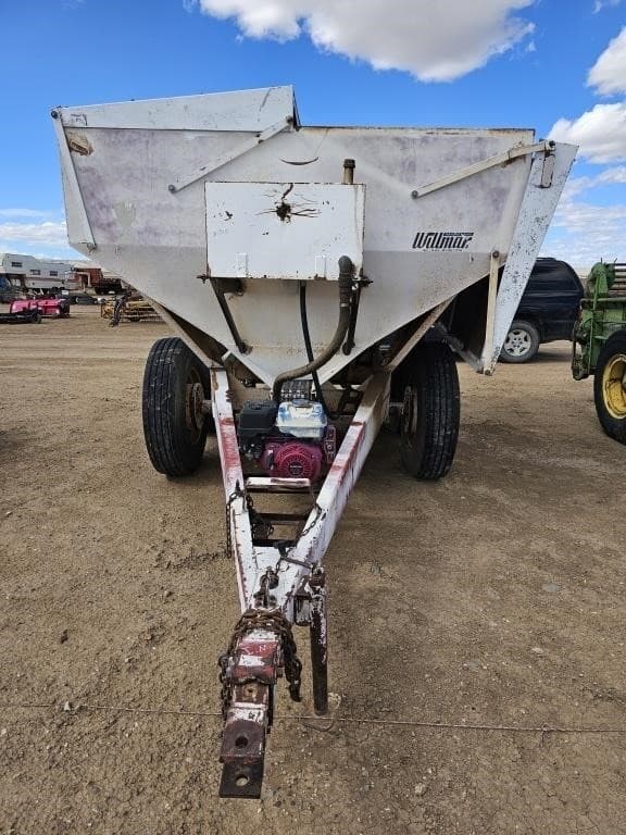 Image of Willmar 800 equipment image 1