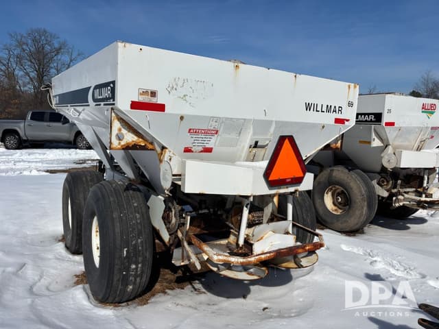Image of Willmar Super 600 equipment image 4