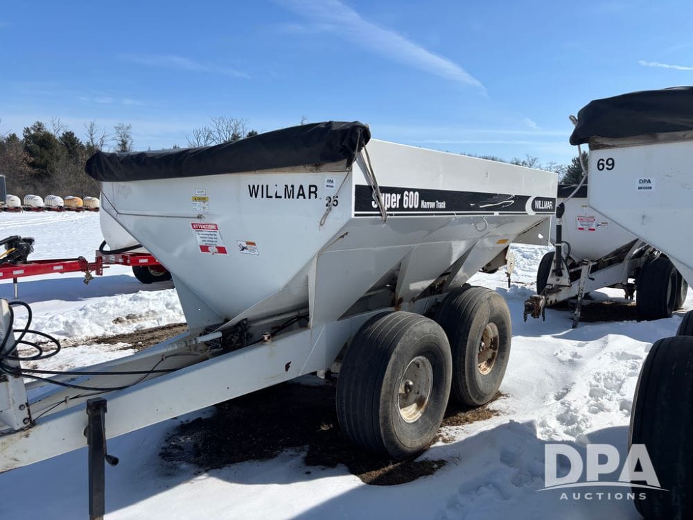 Willmar Super 600 Equipment Image0