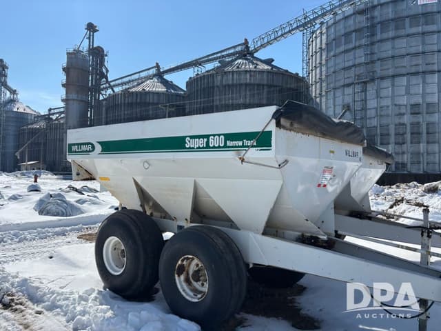 Image of Willmar Super 600 equipment image 1