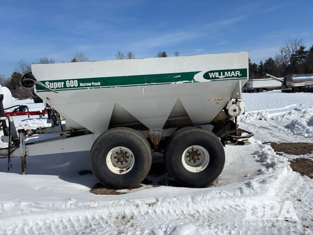 Image of Willmar Super 600 equipment image 2