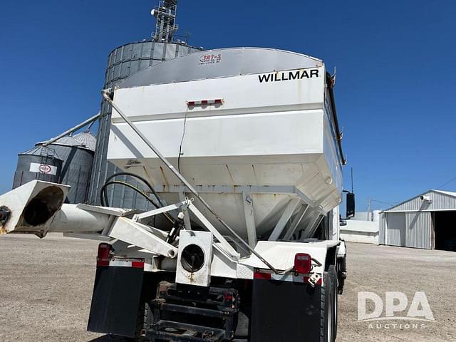 Image of Willmar Side Shooter 16 equipment image 4