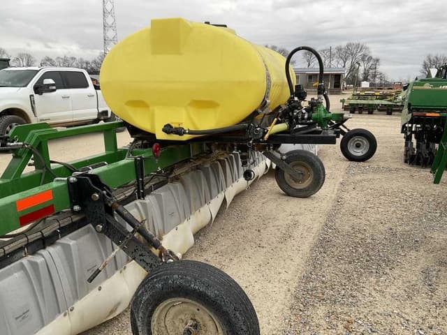 Image of Willmar 642 equipment image 4