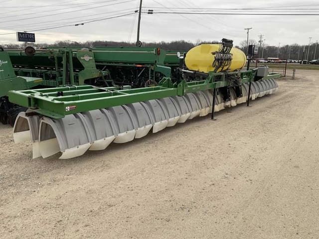 Image of Willmar 642 equipment image 1