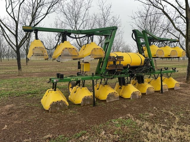 Image of Willmar 915 equipment image 3