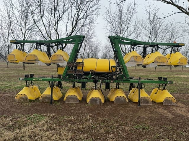 Image of Willmar 915 equipment image 2