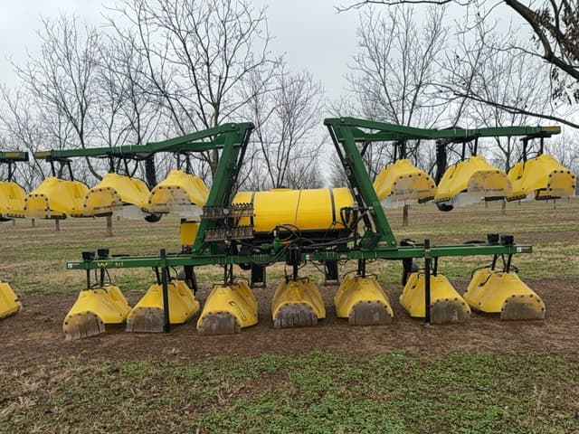 Image of Willmar 915 equipment image 2